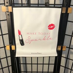 🦋Pandora White and Black Tote Bag 5/25$